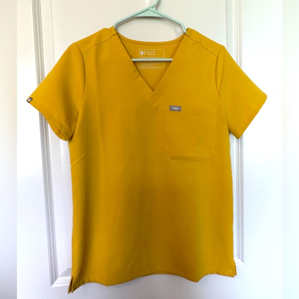 FIGS “Mustard yellow” scrub set!